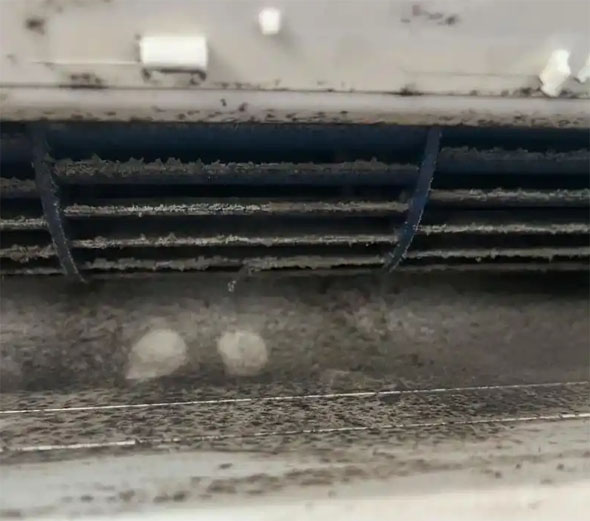 肇东空调吹的风有股烧焦味是怎么回事